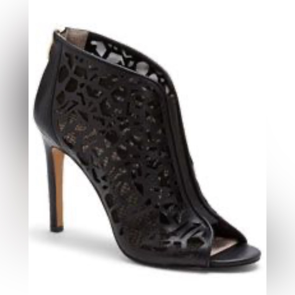 Vince Camuto Booties Size 6 Leather Heels black shoes